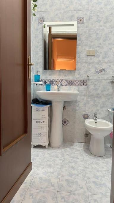 Mona House Accogliente Casa Vacanza 巴勒莫 外观 照片